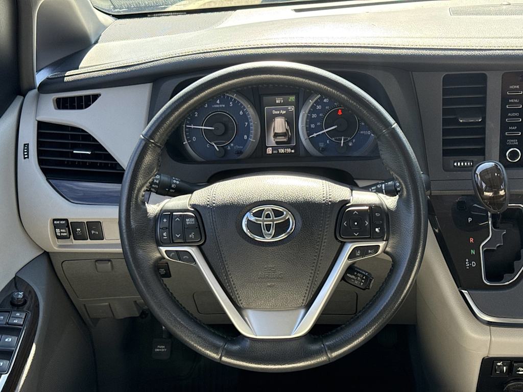 Thumbnail: 2019 Toyota Sienna - 12