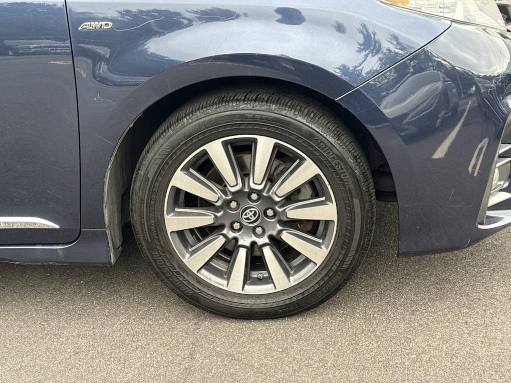Thumbnail: 2018 Toyota Sienna - 7