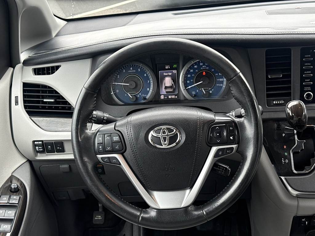 Thumbnail: 2018 Toyota Sienna - 11