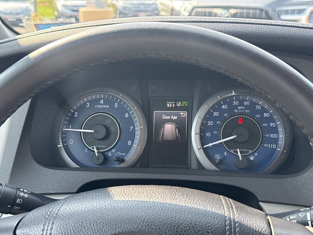 Thumbnail: 2018 Toyota Sienna - 15