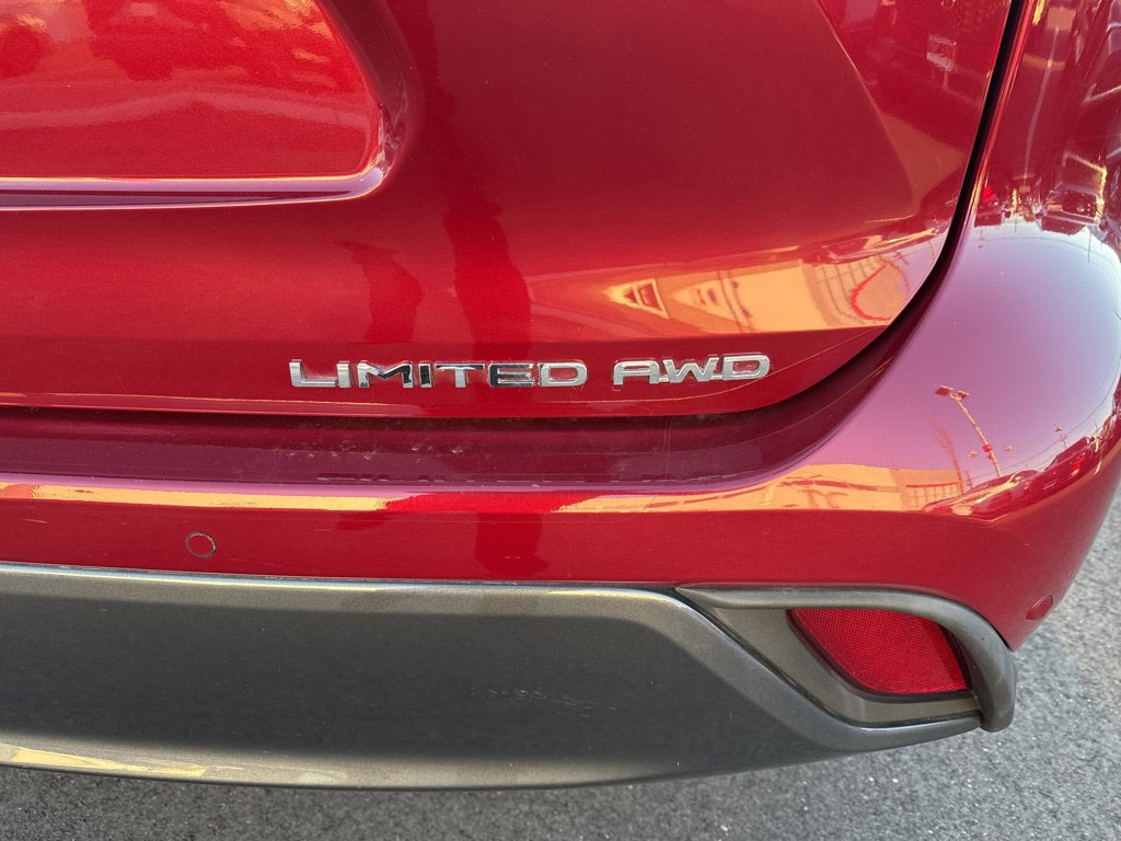 Thumbnail: 2022 Toyota Highlander - 17