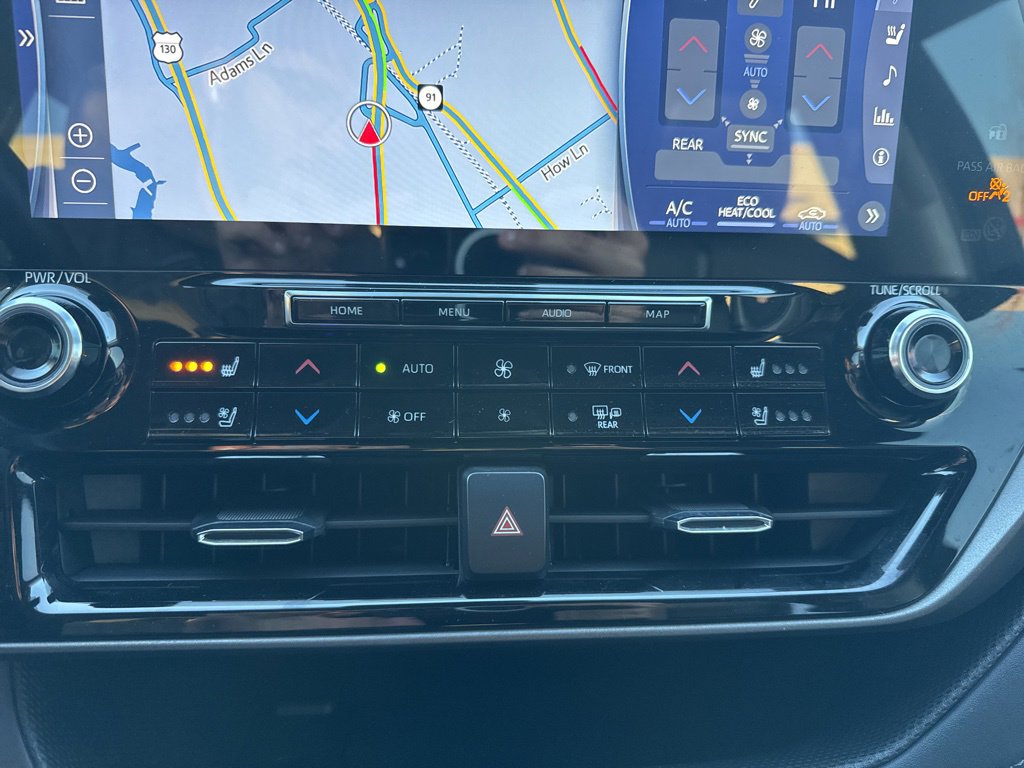 Thumbnail: 2022 Toyota Highlander - 22