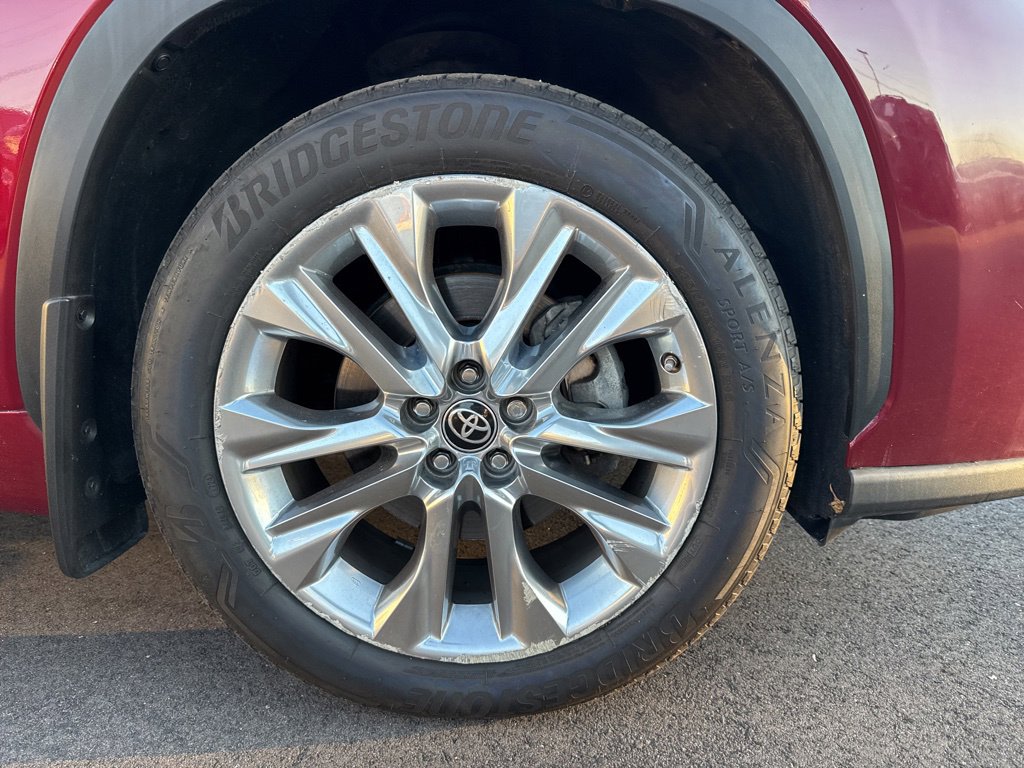 Thumbnail: 2022 Toyota Highlander - 6