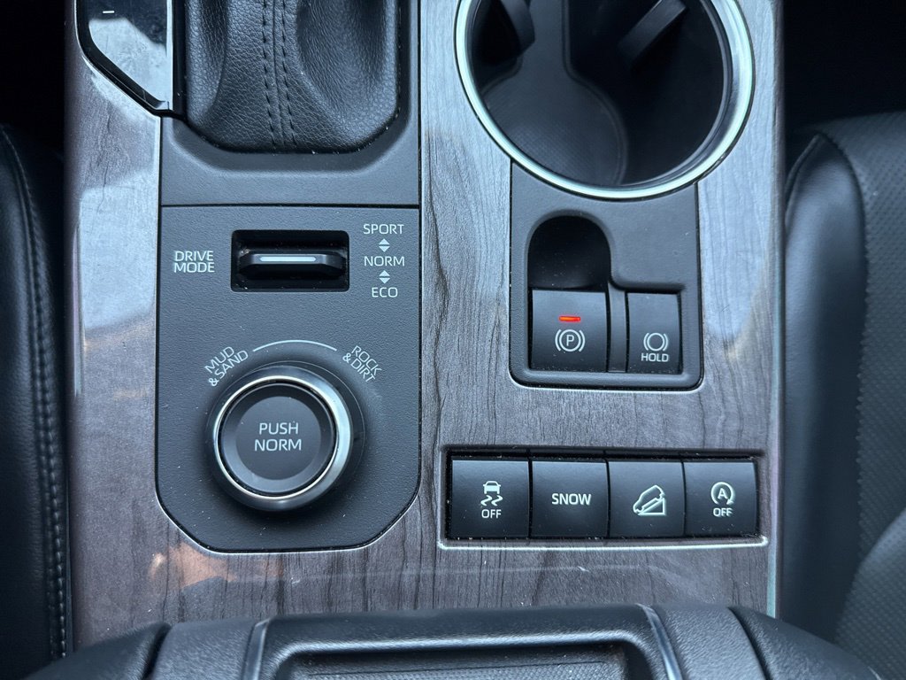 Thumbnail: 2022 Toyota Highlander - 24