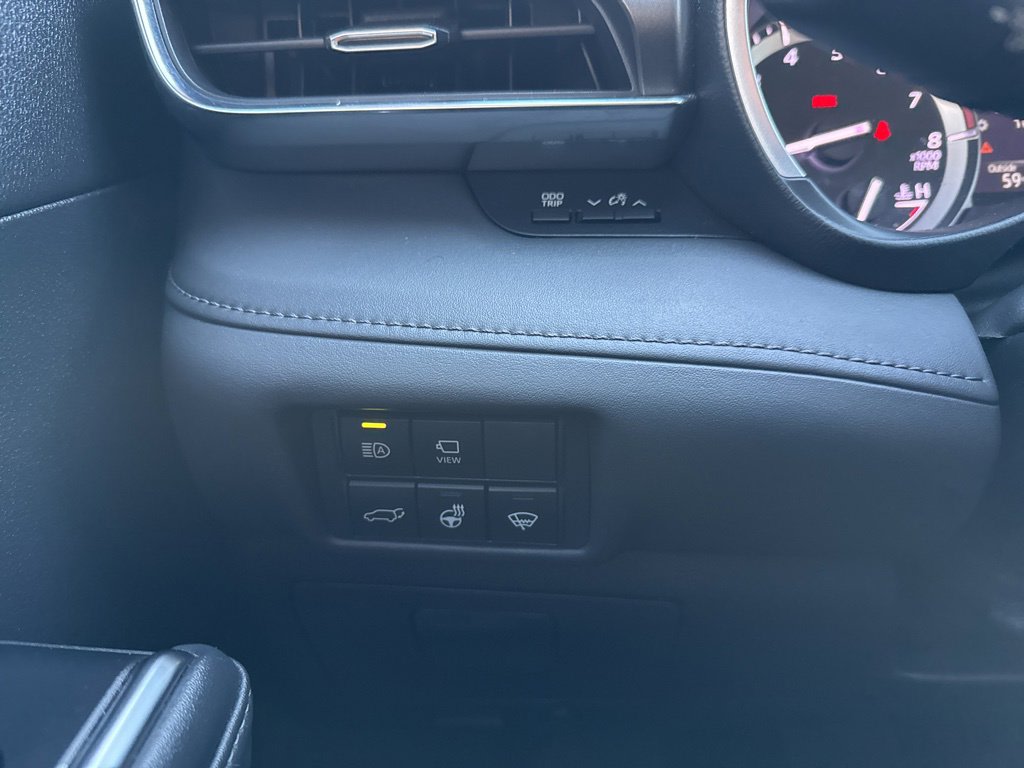 Thumbnail: 2022 Toyota Highlander - 14