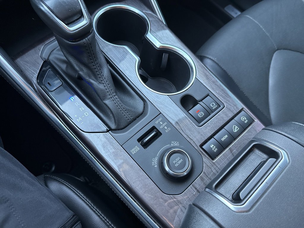 Thumbnail: 2022 Toyota Highlander - 13