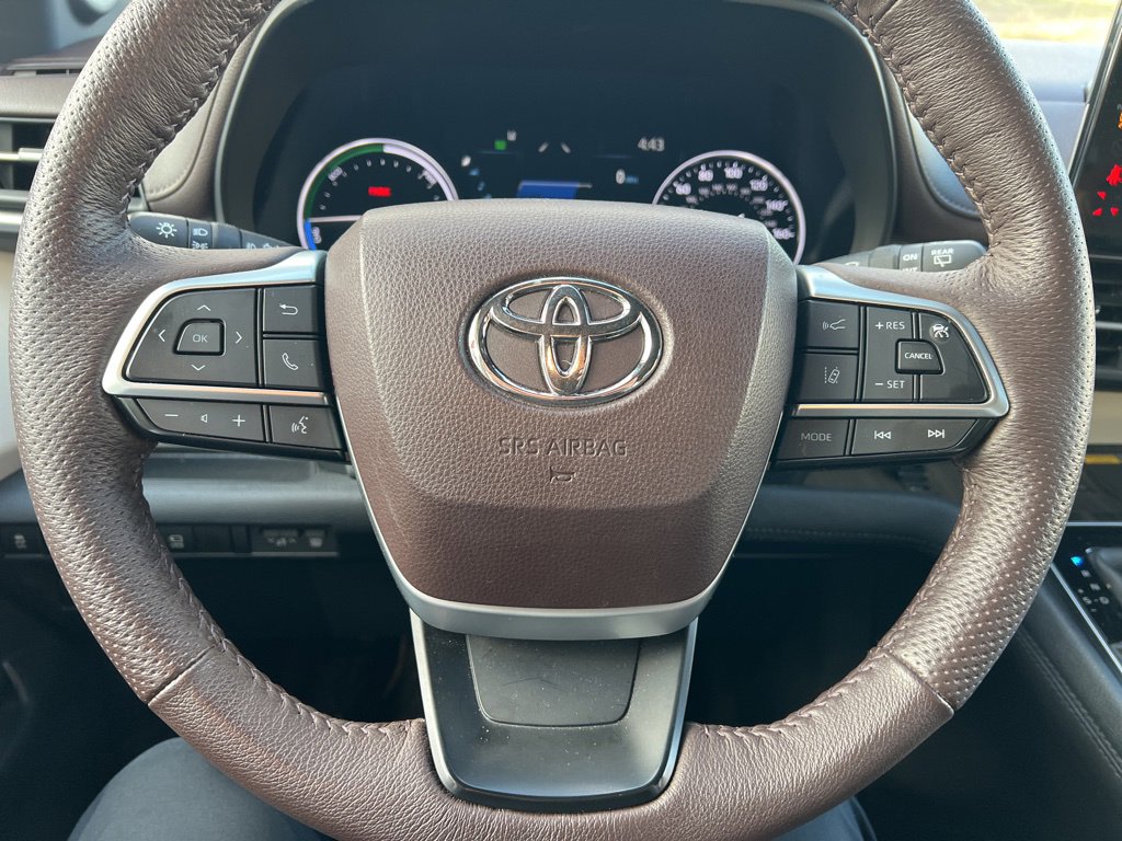 Thumbnail: 2023 Toyota Sienna - 17