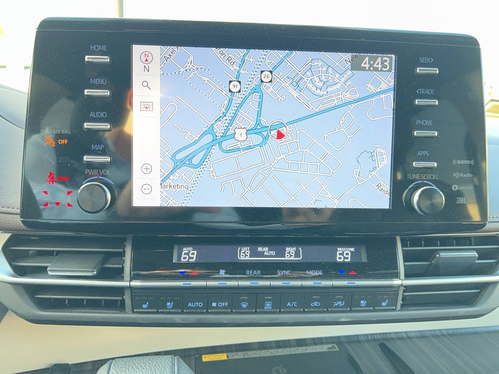 Thumbnail: 2023 Toyota Sienna - 10