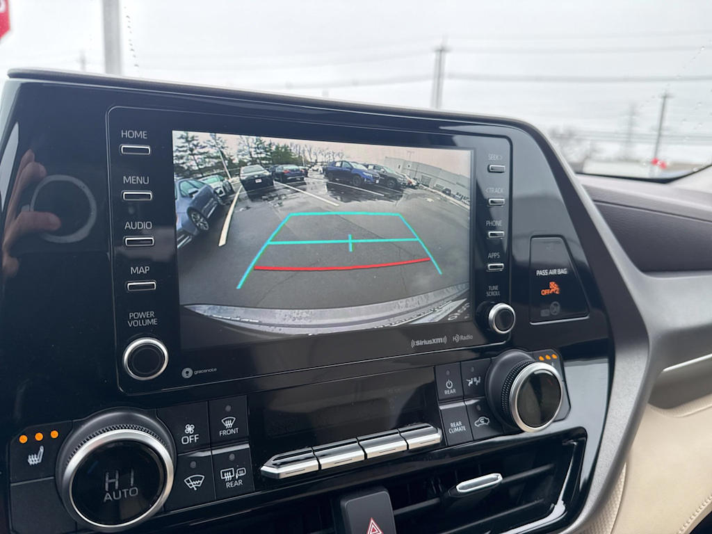 Thumbnail: 2021 Toyota Highlander - 24