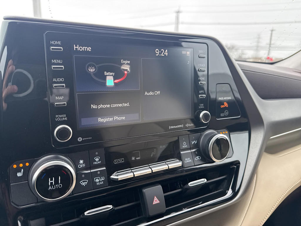 Thumbnail: 2021 Toyota Highlander - 14