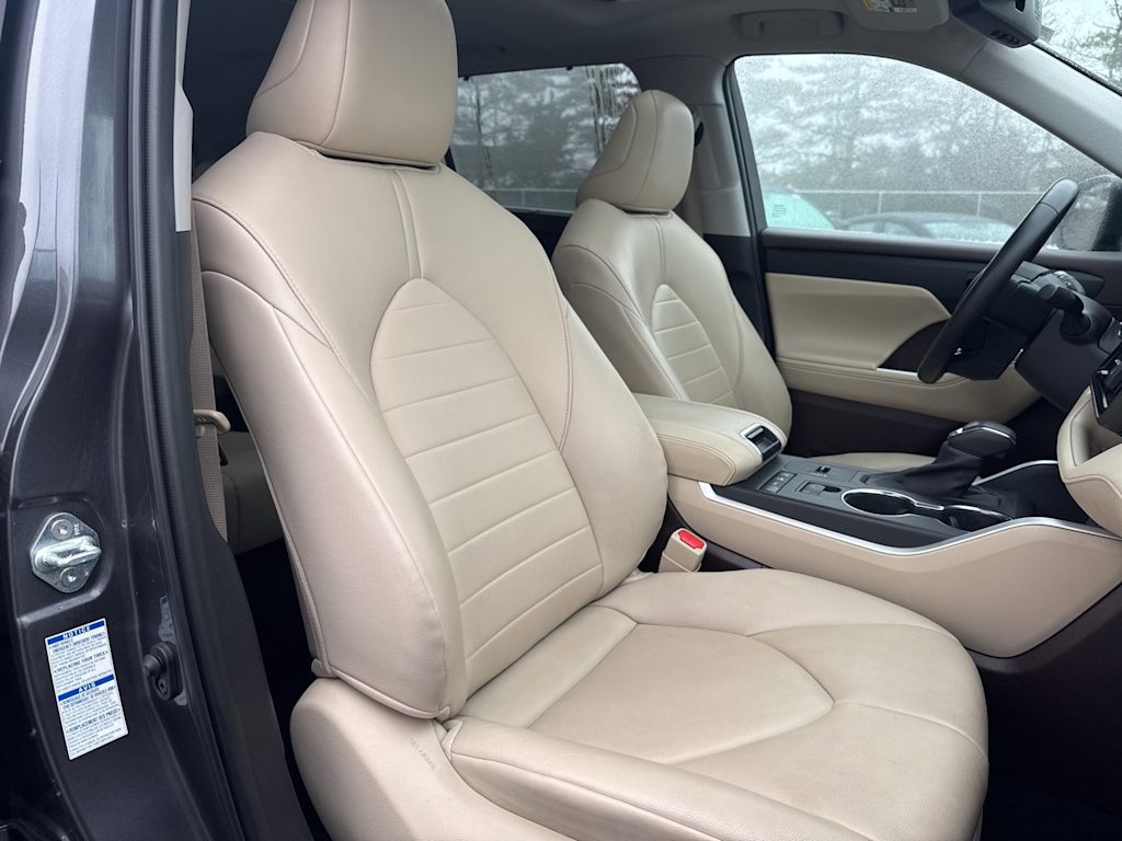 Thumbnail: 2021 Toyota Highlander - 10