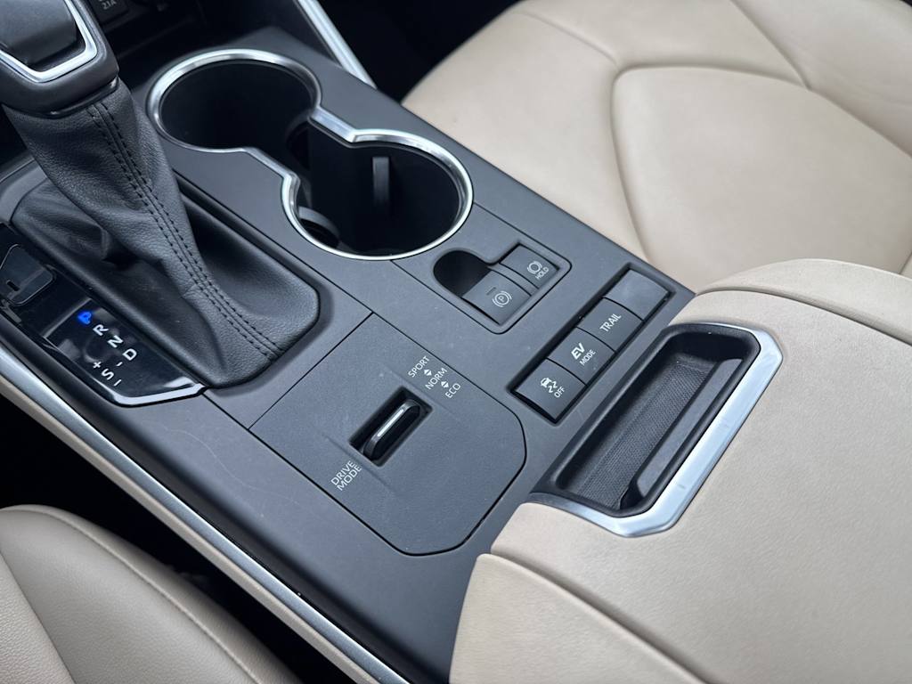 Thumbnail: 2021 Toyota Highlander - 27