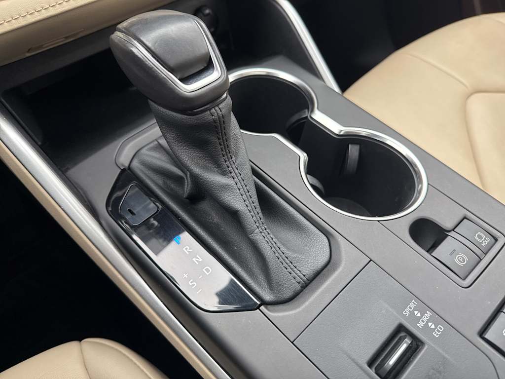 Thumbnail: 2021 Toyota Highlander - 15