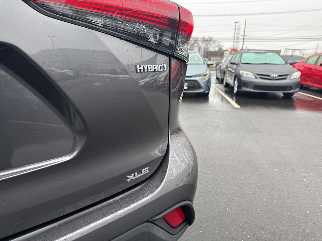 Thumbnail: 2021 Toyota Highlander - 6