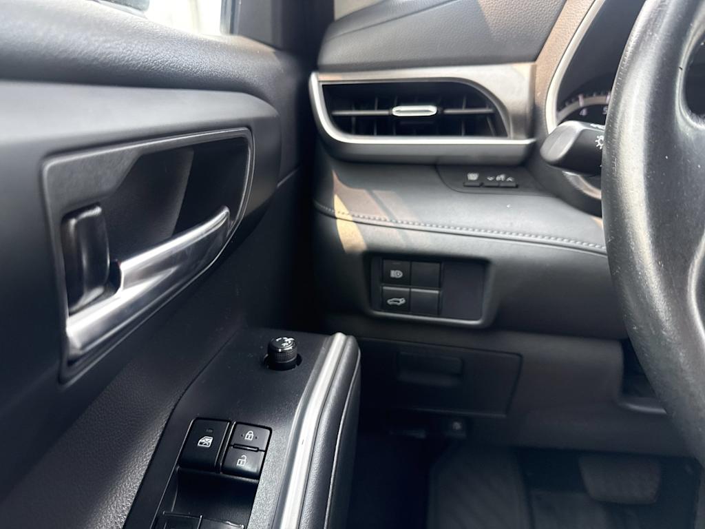 Thumbnail: 2021 Toyota Highlander - 23