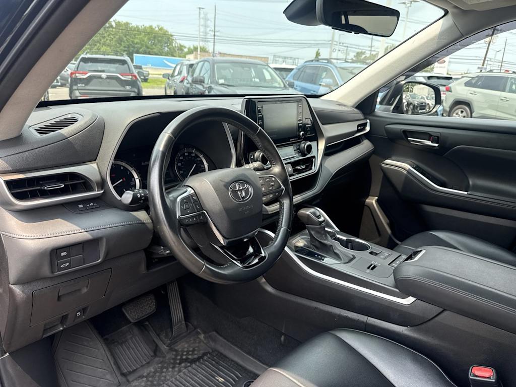 Thumbnail: 2021 Toyota Highlander - 2
