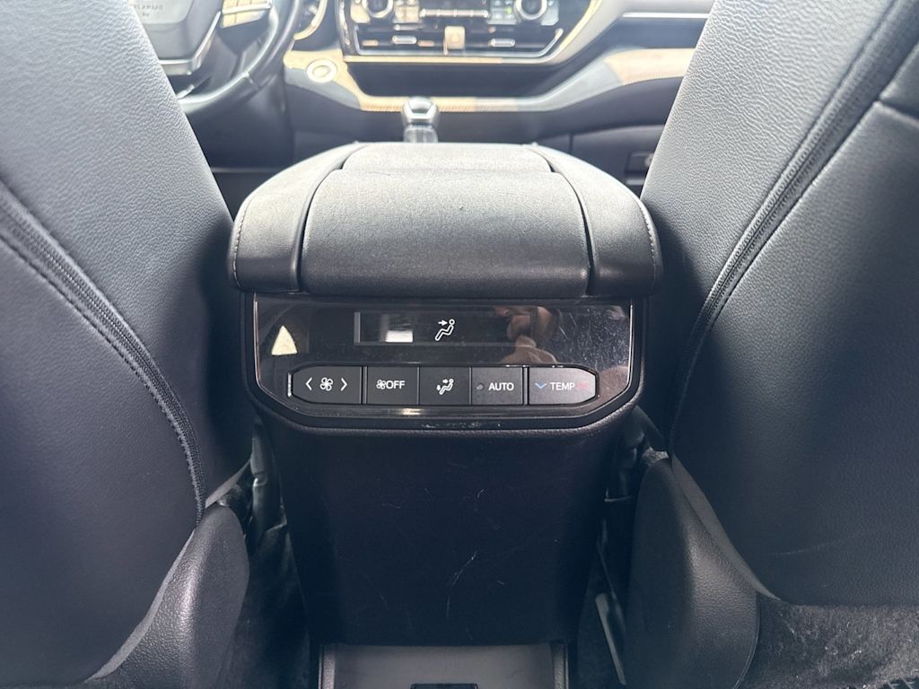 Thumbnail: 2021 Toyota Highlander - 24