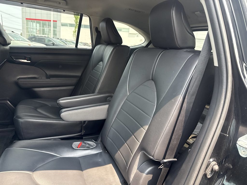 Thumbnail: 2021 Toyota Highlander - 11