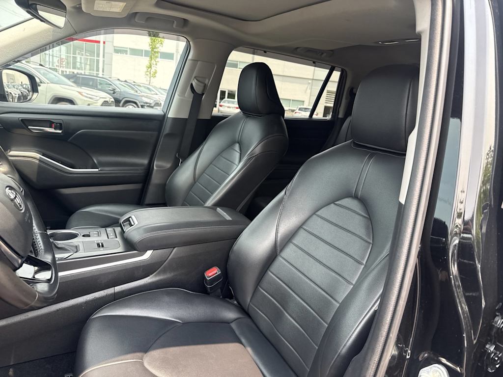 Thumbnail: 2021 Toyota Highlander - 9