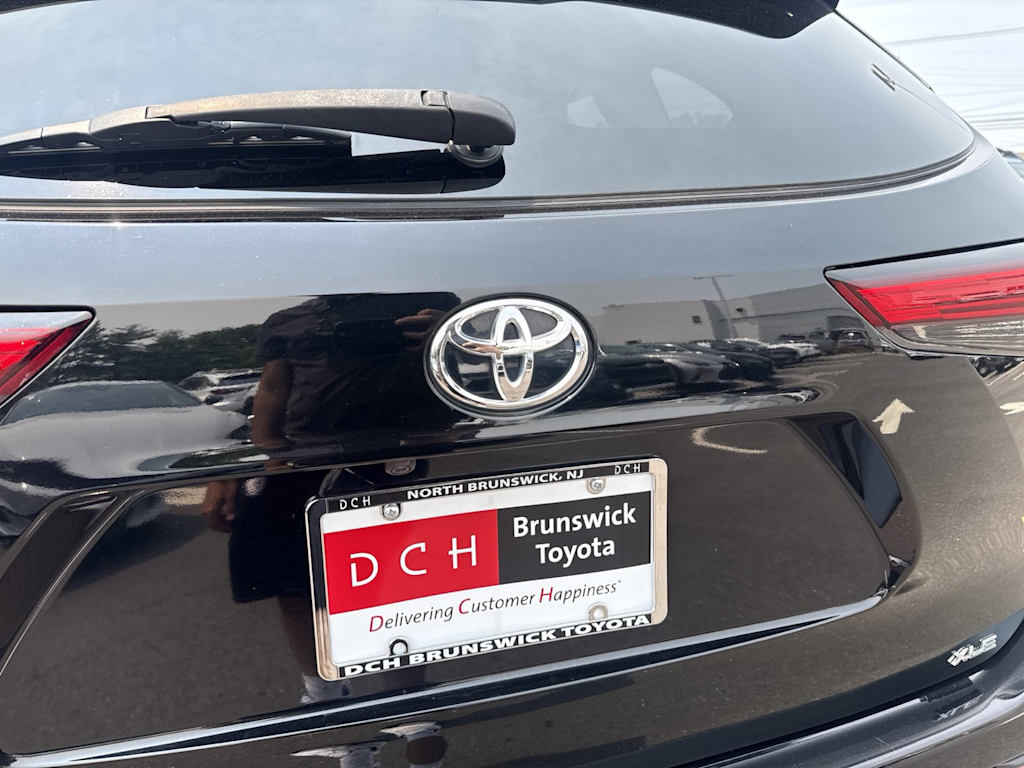 Thumbnail: 2021 Toyota Highlander - 19