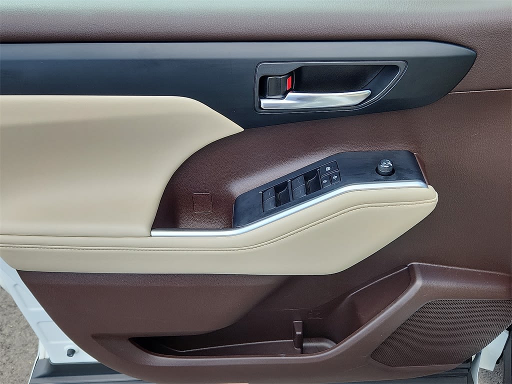 2022 Toyota Highlander XLE 20