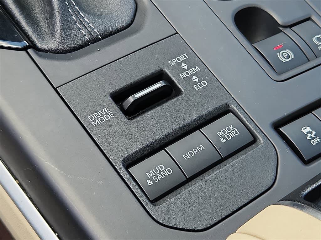 2022 Toyota Highlander XLE 28