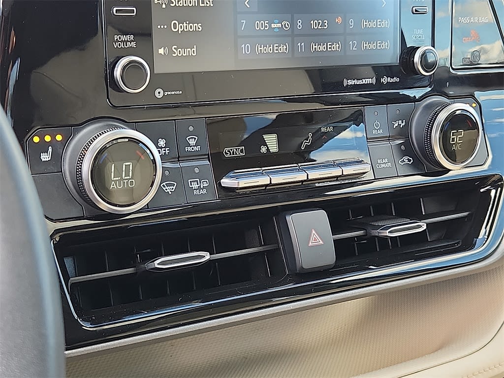 2022 Toyota Highlander XLE 12