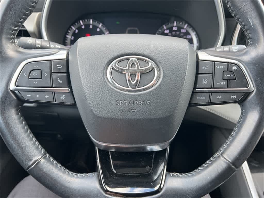 2020 Toyota Highlander XLE 12