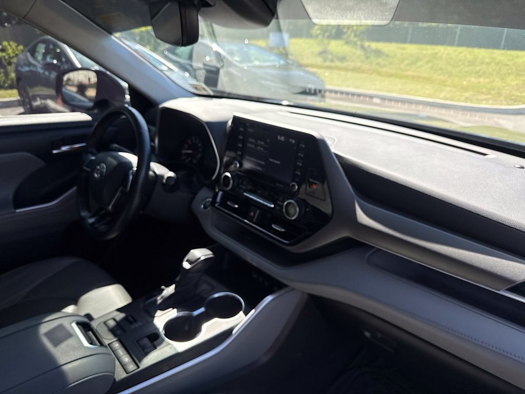 Thumbnail: 2021 Toyota Highlander - 8