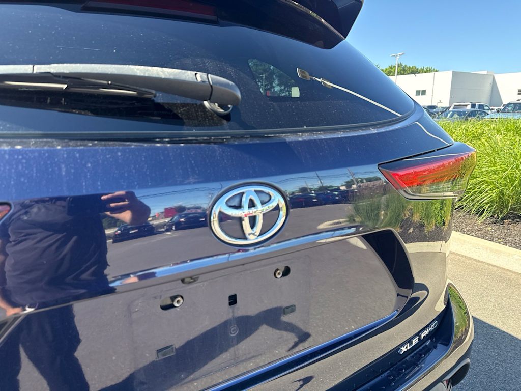 Thumbnail: 2021 Toyota Highlander - 6