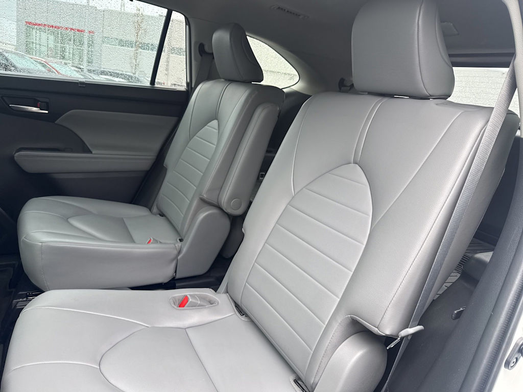 Thumbnail: 2021 Toyota Highlander - 11