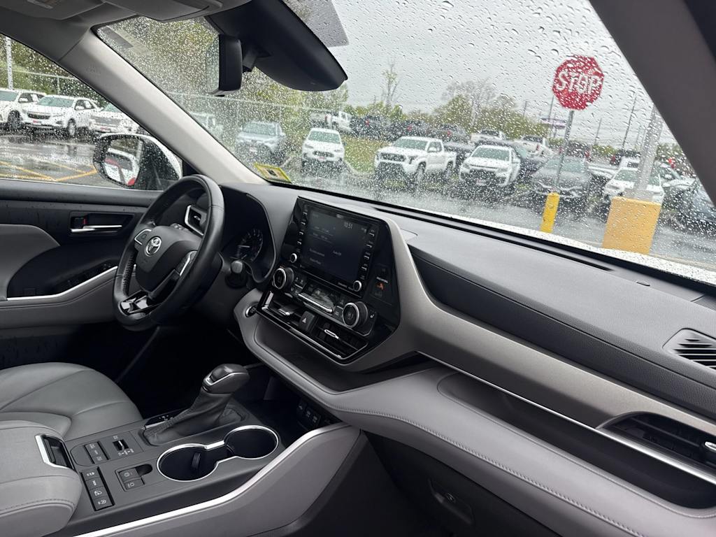 Thumbnail: 2021 Toyota Highlander - 8