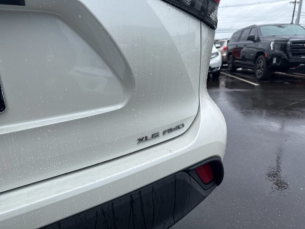 Thumbnail: 2021 Toyota Highlander - 6