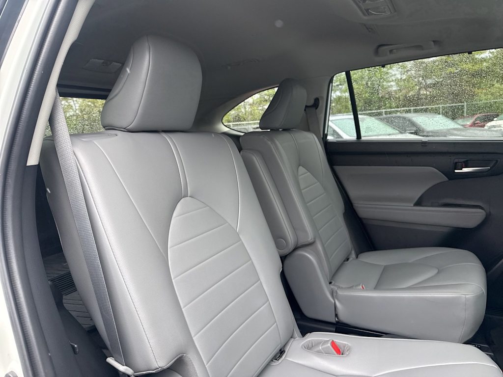 Thumbnail: 2021 Toyota Highlander - 21