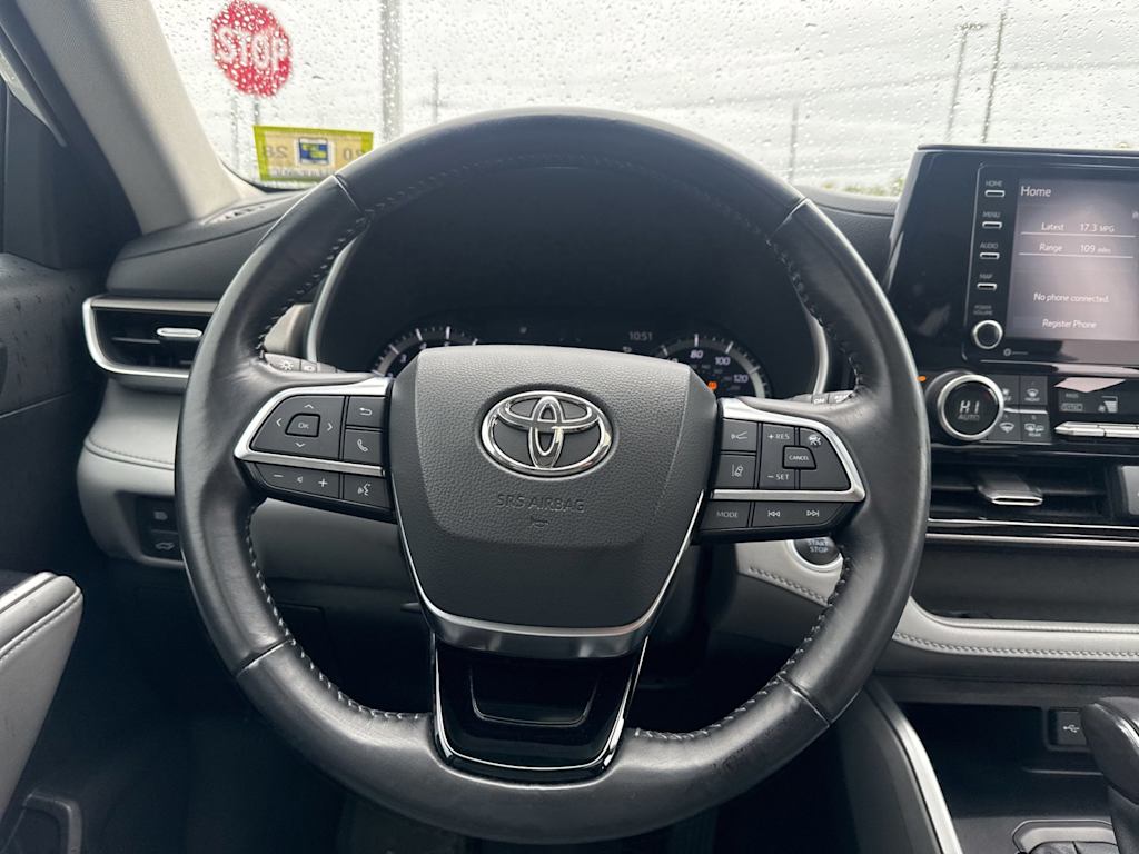Thumbnail: 2021 Toyota Highlander - 12
