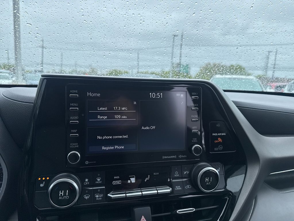 Thumbnail: 2021 Toyota Highlander - 14