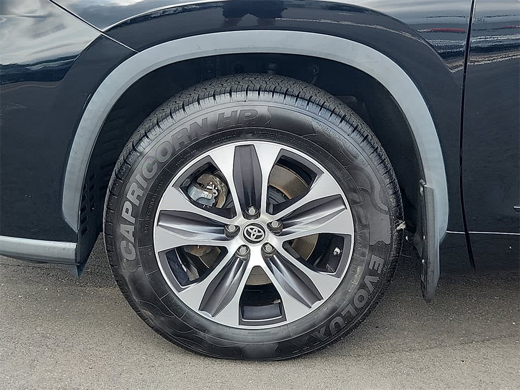 Thumbnail: 2021 Toyota Highlander - 8