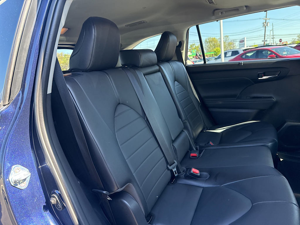 Thumbnail: 2021 Toyota Highlander - 24