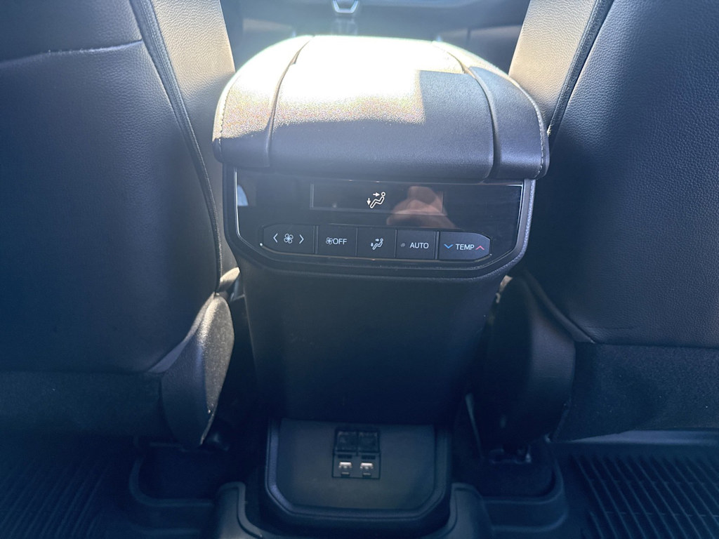 Thumbnail: 2021 Toyota Highlander - 29