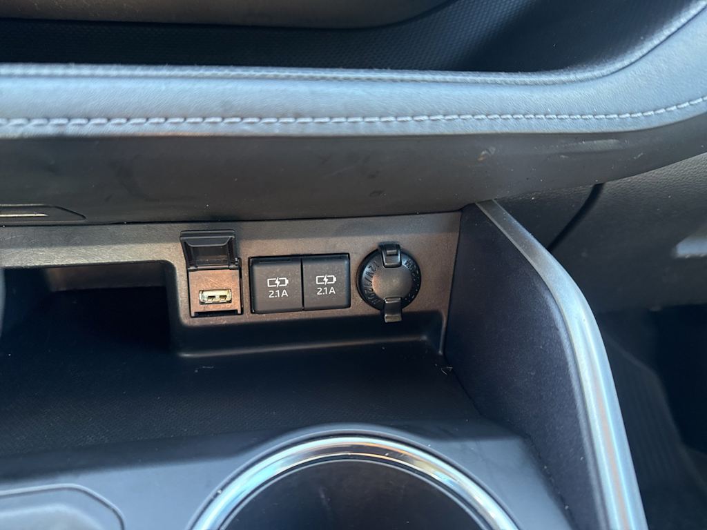 Thumbnail: 2021 Toyota Highlander - 26