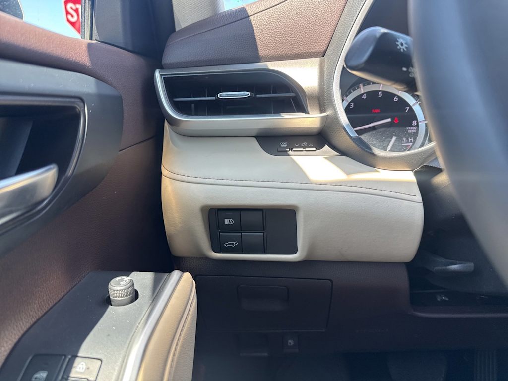 Thumbnail: 2022 Toyota Highlander - 25