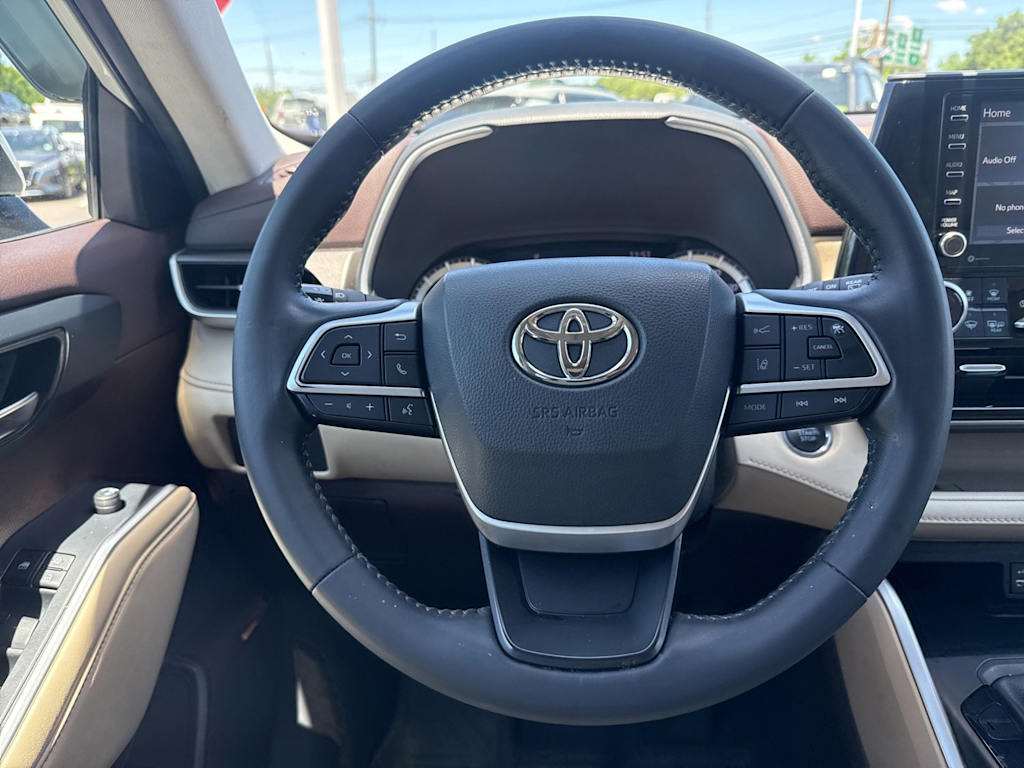 Thumbnail: 2022 Toyota Highlander - 13
