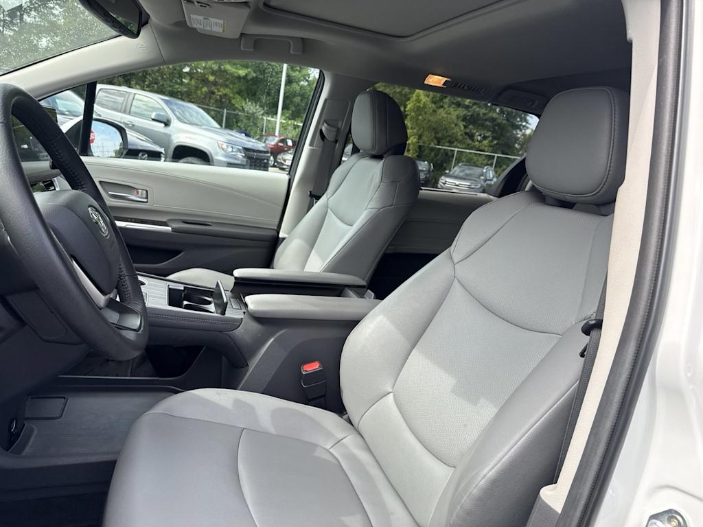 Thumbnail: 2024 Toyota Sienna - 9