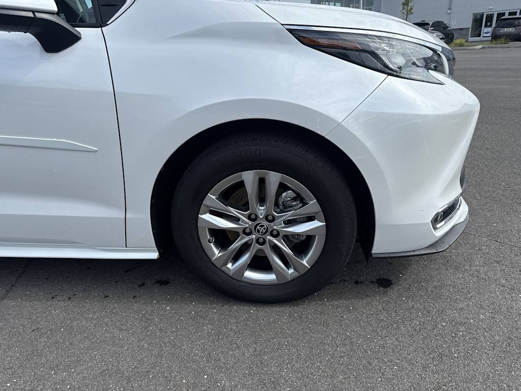 Thumbnail: 2024 Toyota Sienna - 7
