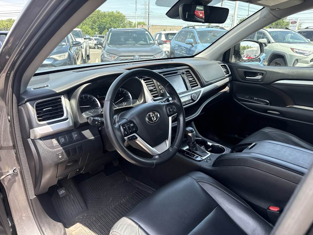 Thumbnail: 2017 Toyota Highlander - 2