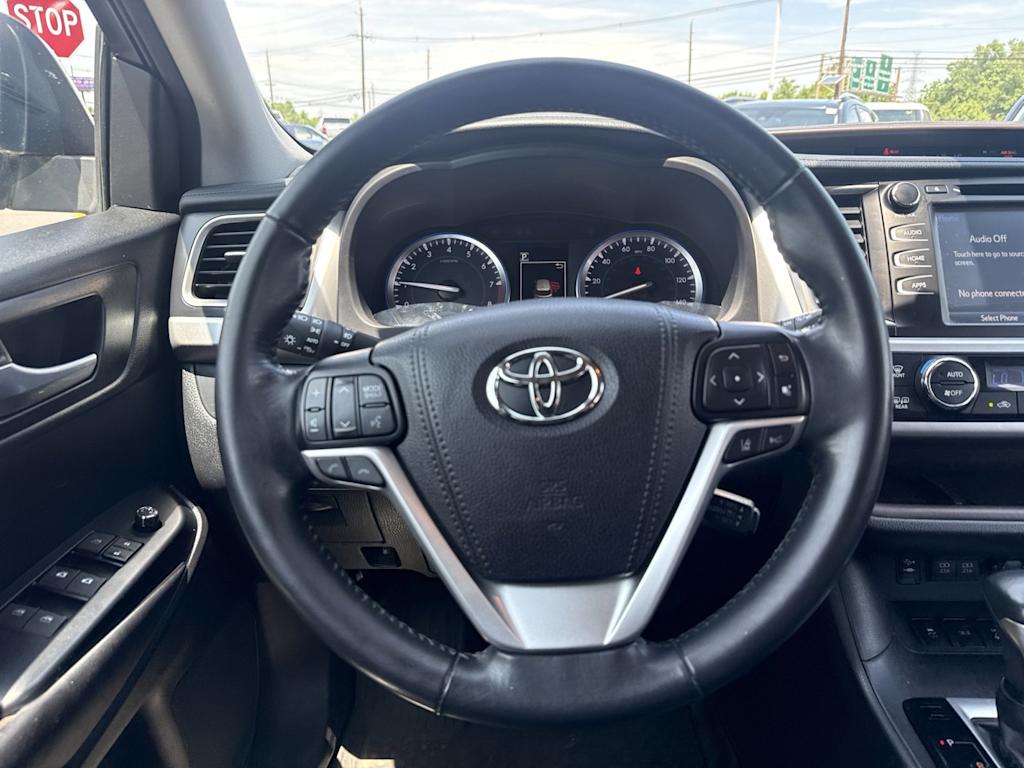 Thumbnail: 2017 Toyota Highlander - 12