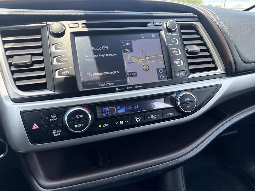 Thumbnail: 2017 Toyota Highlander - 23
