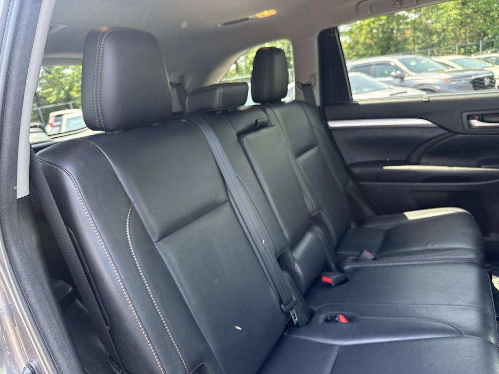 Thumbnail: 2017 Toyota Highlander - 20