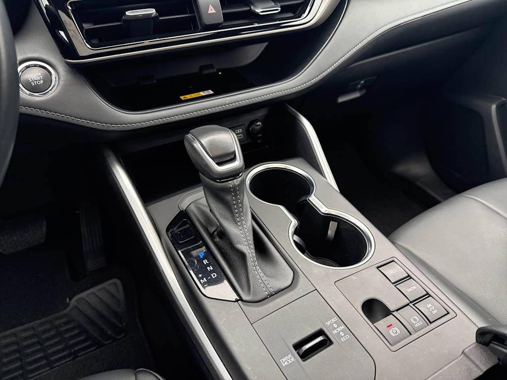 Thumbnail: 2023 Toyota Highlander - 14