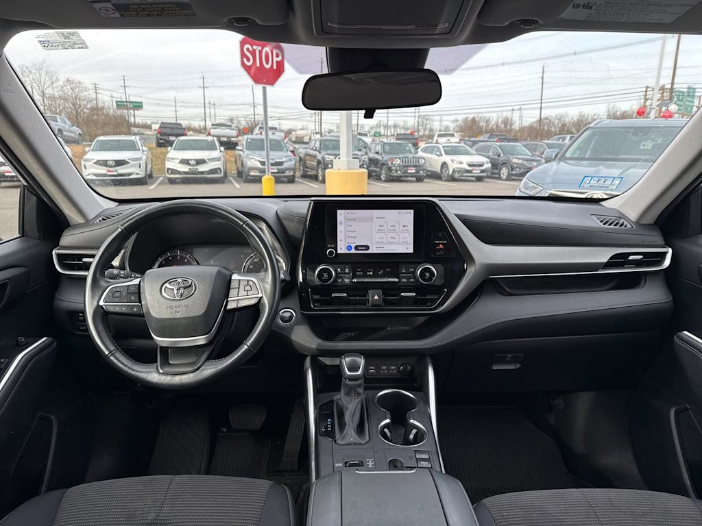 Thumbnail: 2023 Toyota Highlander - 13
